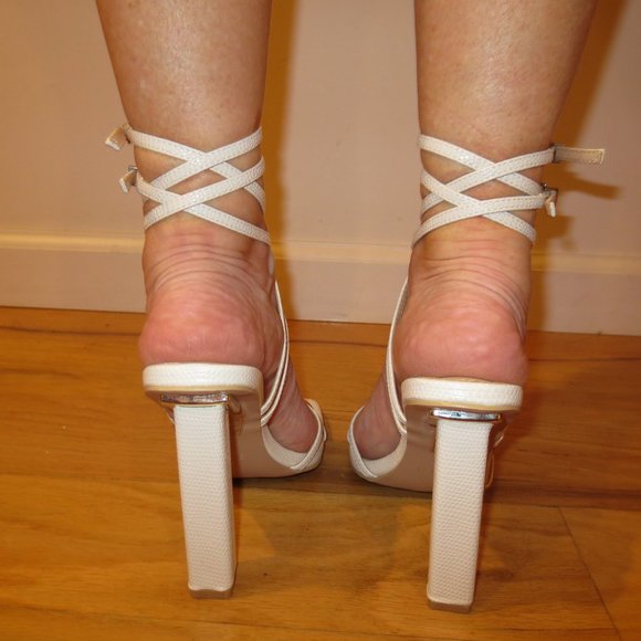 LAST CHANCE   NIB SIMMI Super Strappy Double Winding Buckled Ankle Strap Heels - Picture 4 of 8